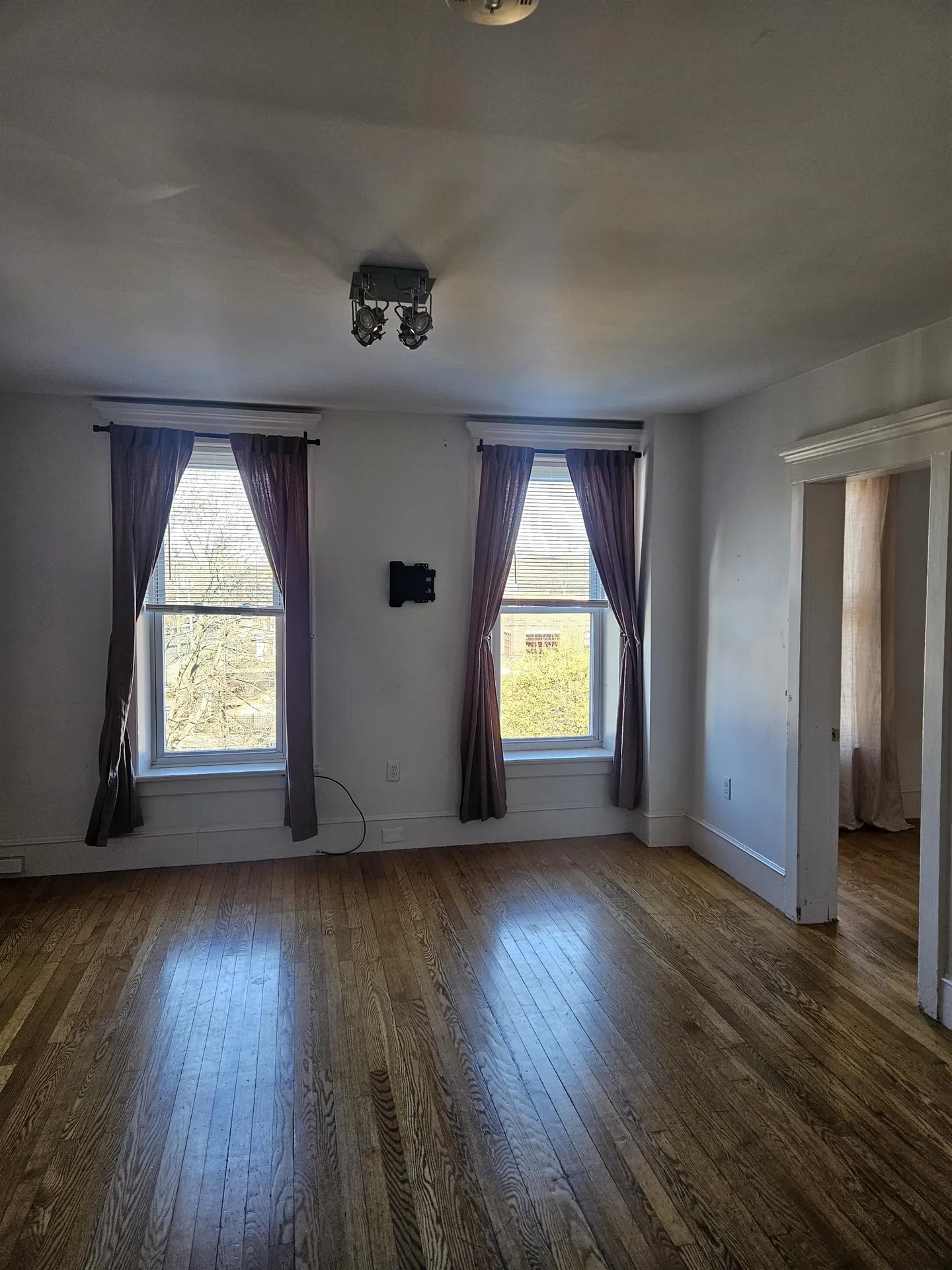 7-11 Court Street Keene NH 03431-2858