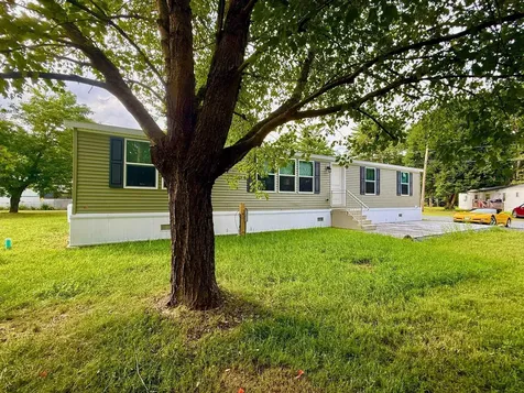 35 Family Circle Hartland VT 05048