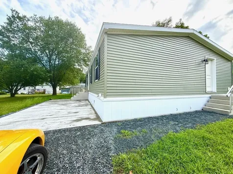 35 Family Circle Hartland VT 05048