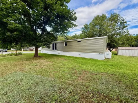 35 Family Circle Hartland VT 05048