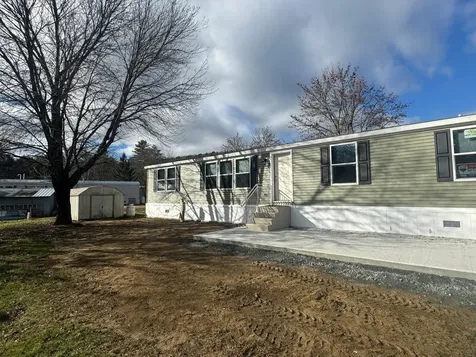 35 Family Circle Hartland VT 05048