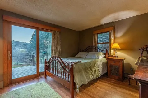 3702 Vt Route 100 Londonderry VT 05155