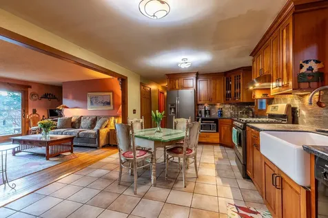 3702 Vt Route 100 Londonderry VT 05155