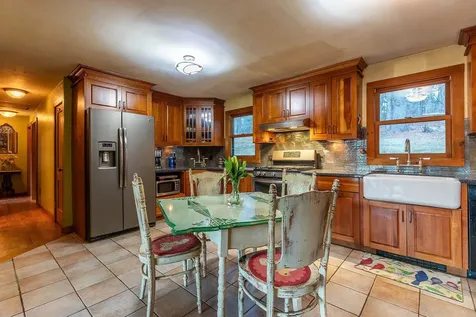 3702 Vt Route 100 Londonderry VT 05155