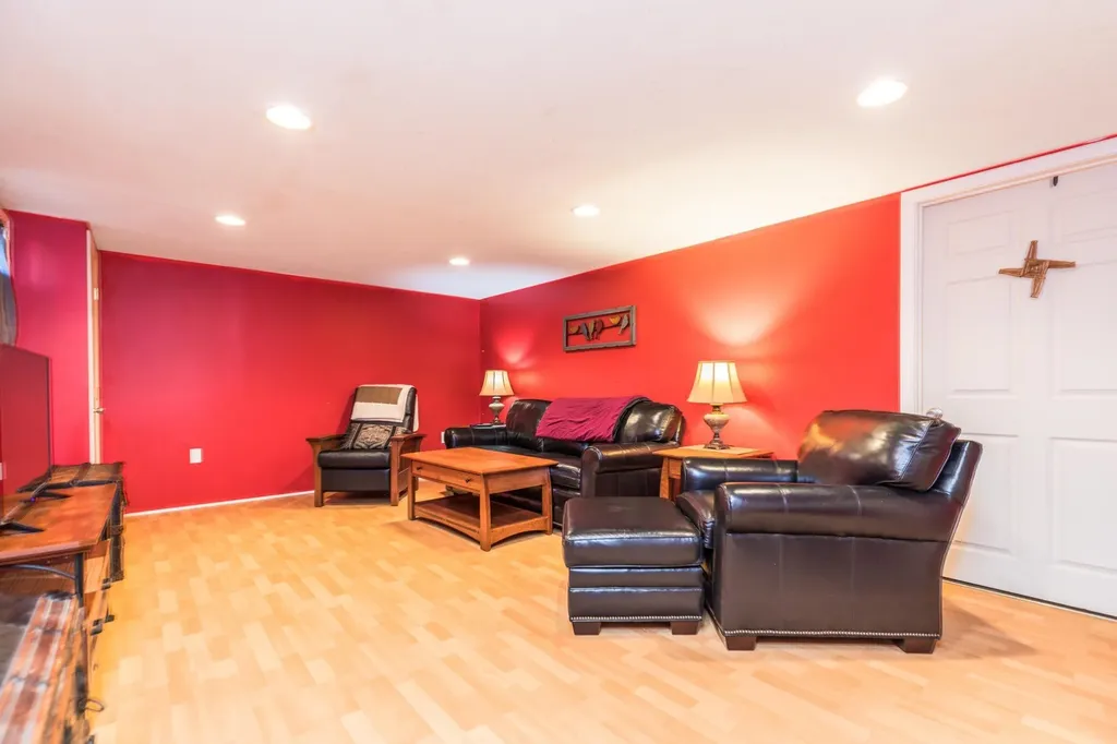 51 Dorothy Drive Epping NH 03042-2316