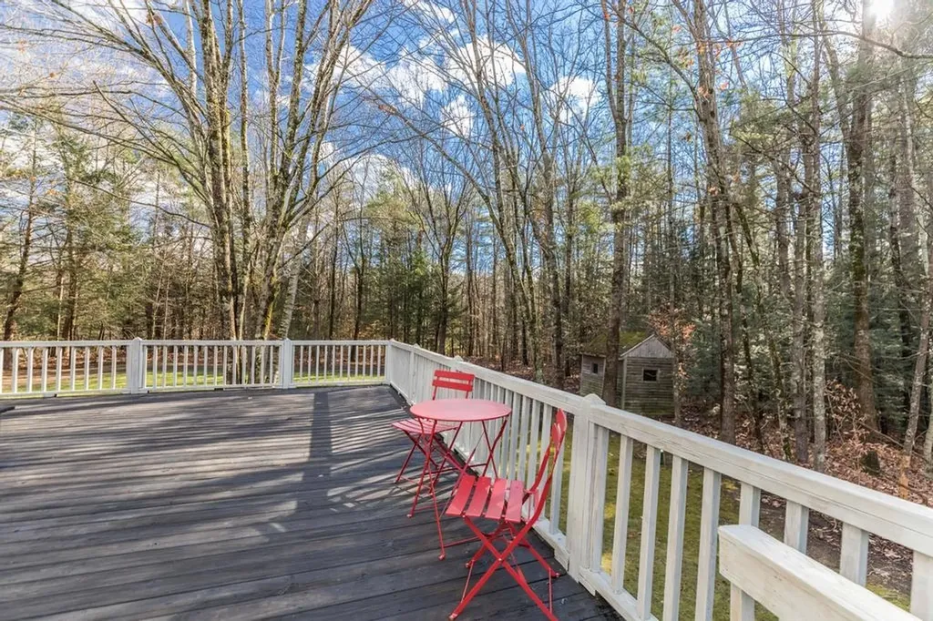 51 Dorothy Drive Epping NH 03042-2316