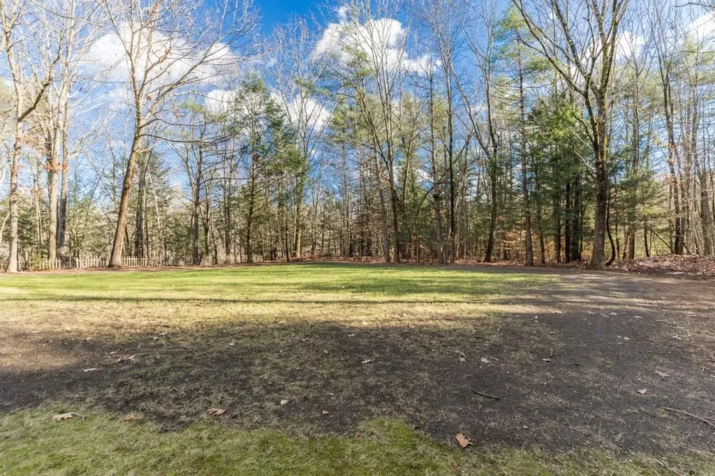 51 Dorothy Drive Epping NH 03042-2316