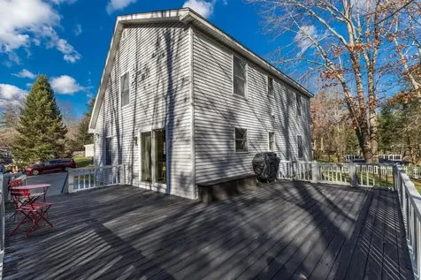 51 Dorothy Drive Epping NH 03042-2316