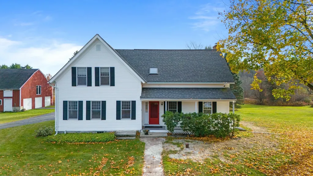 17 Griffin Avenue Londonderry NH 03053