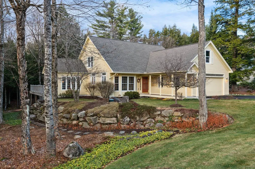 95 Spruce Lane New London NH 03257