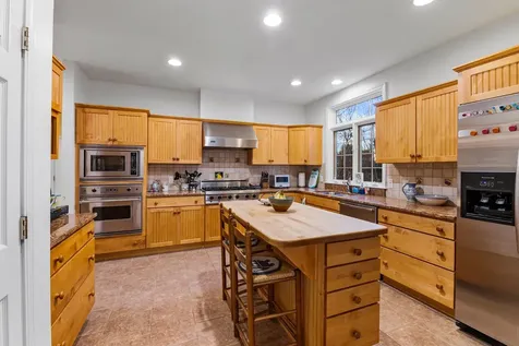 95 Spruce Lane New London NH 03257