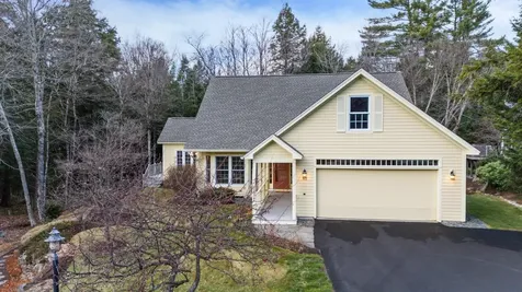 95 Spruce Lane New London NH 03257