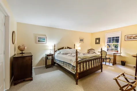 95 Spruce Lane New London NH 03257