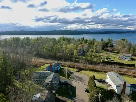 135 Lakeview Drive Shelburne VT 05482