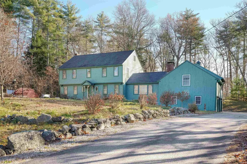 15 Carriage Lane Bedford NH 03110