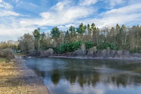 10 Axle Avenue Danville NH 03819