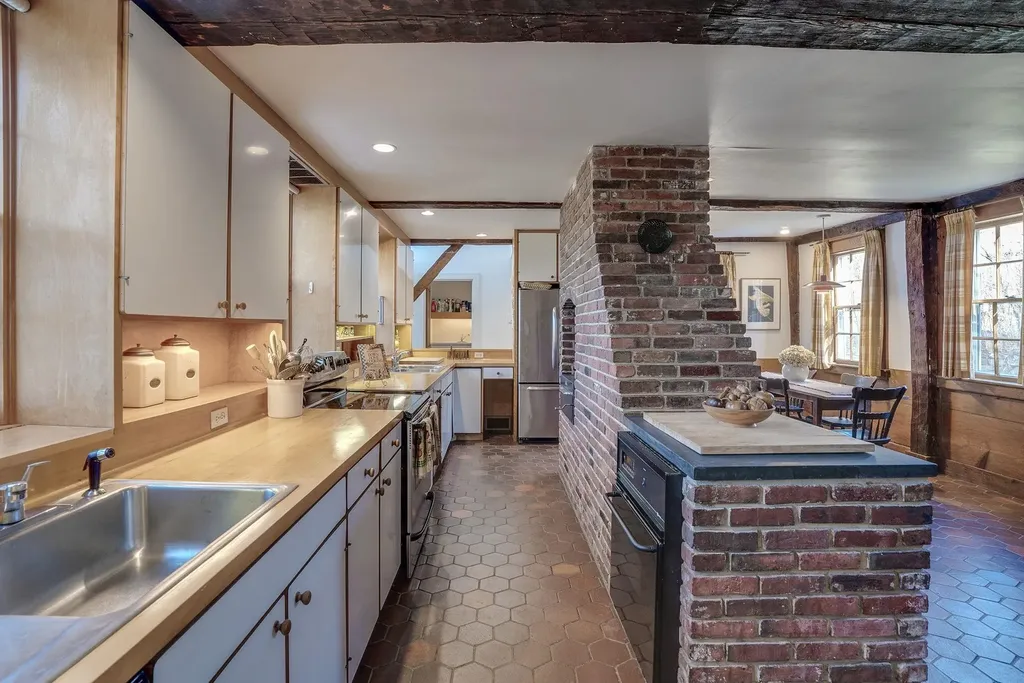 88 Saunders Road Goffstown NH 03045