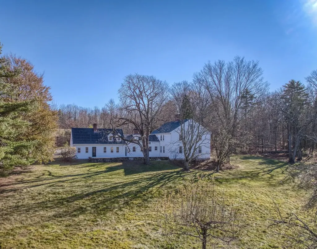 88 Saunders Road Goffstown NH 03045