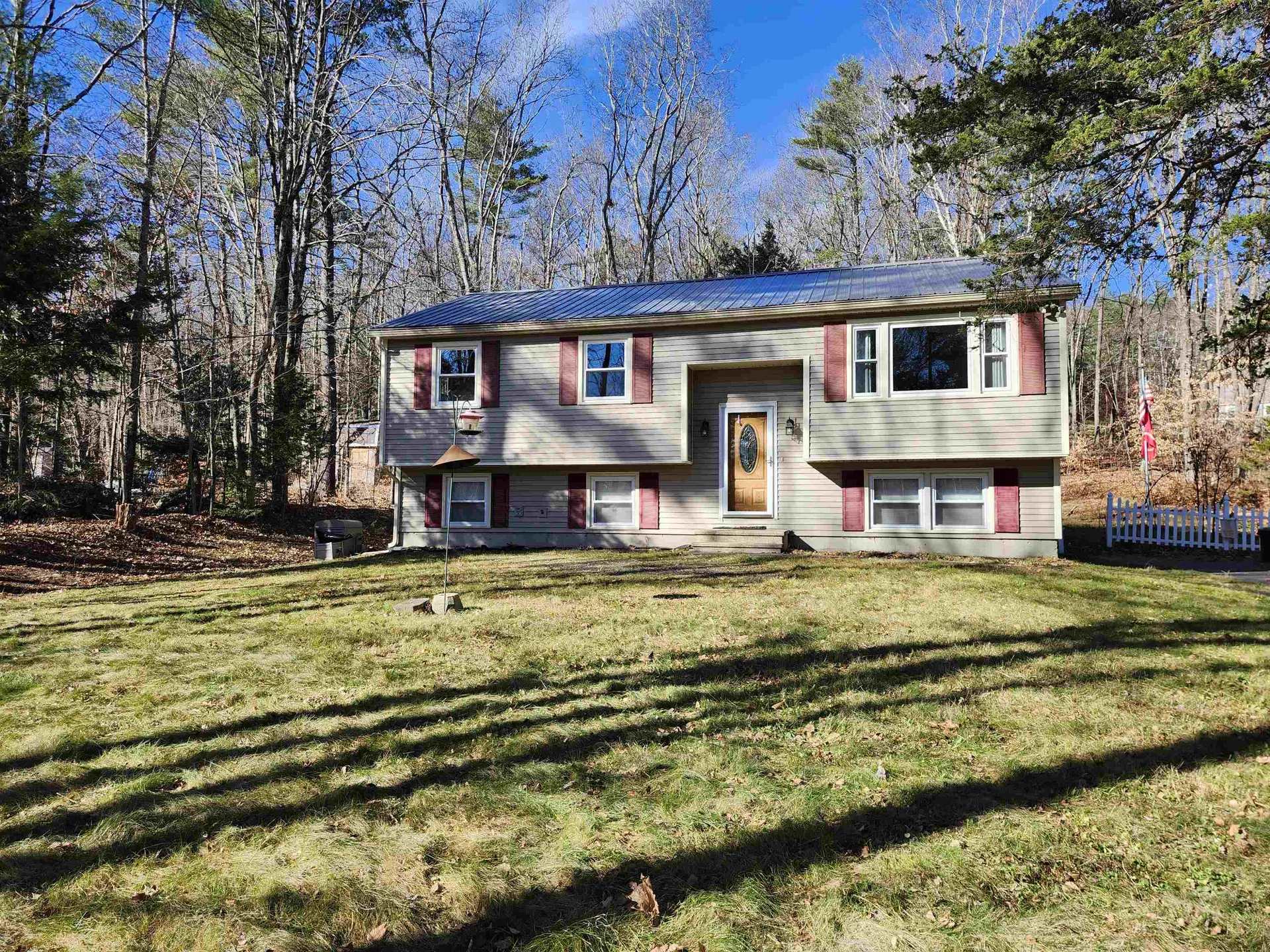 12 John Street Raymond NH 03077