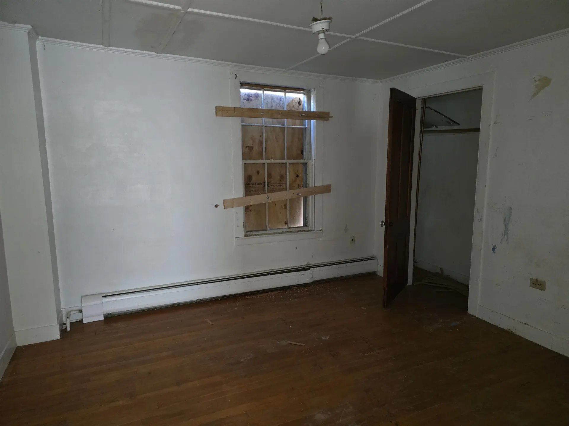 8 Chestnut Street Claremont NH 03743