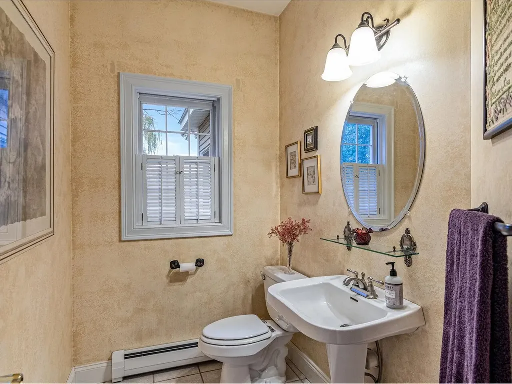 307 Stockbridge Road Charlotte VT 05445