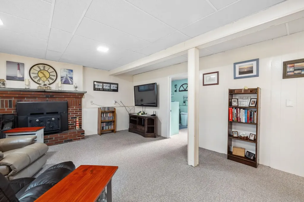 28 Woodridge Road Keene NH 03431