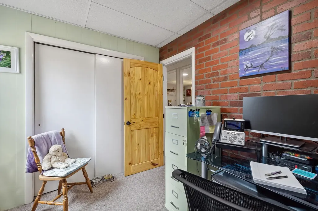 28 Woodridge Road Keene NH 03431