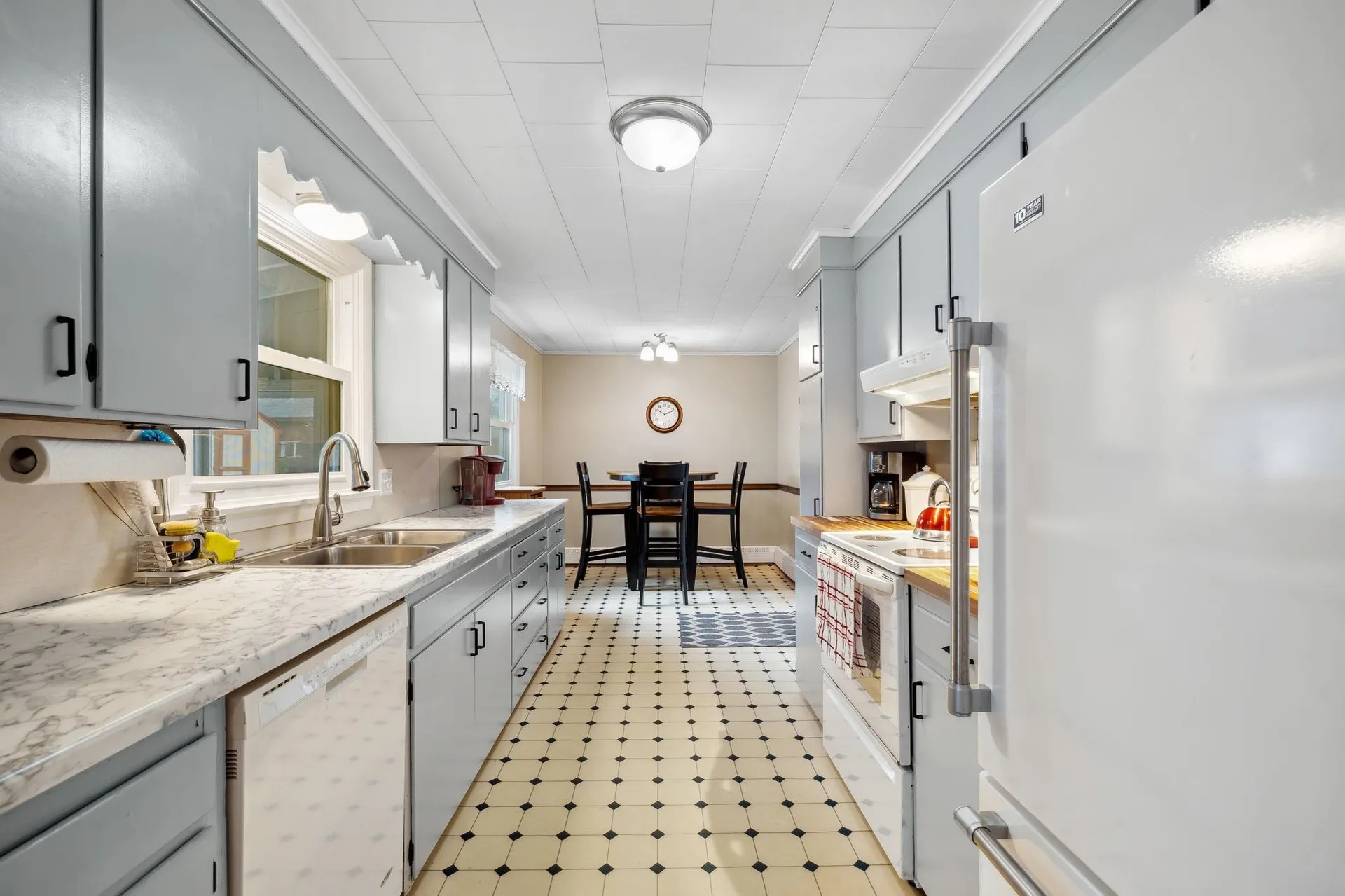 28 Woodridge Road Keene NH 03431