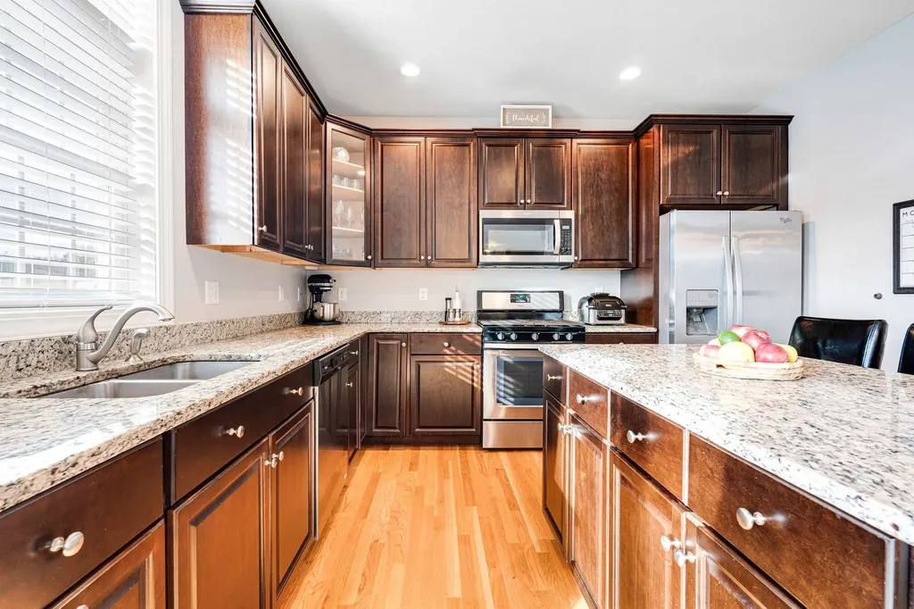 45 Hunter Mill Way Londonderry NH 03053