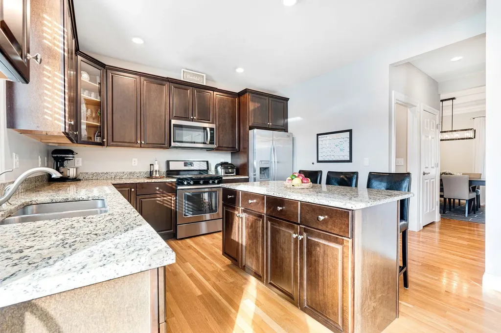 45 Hunter Mill Way Londonderry NH 03053