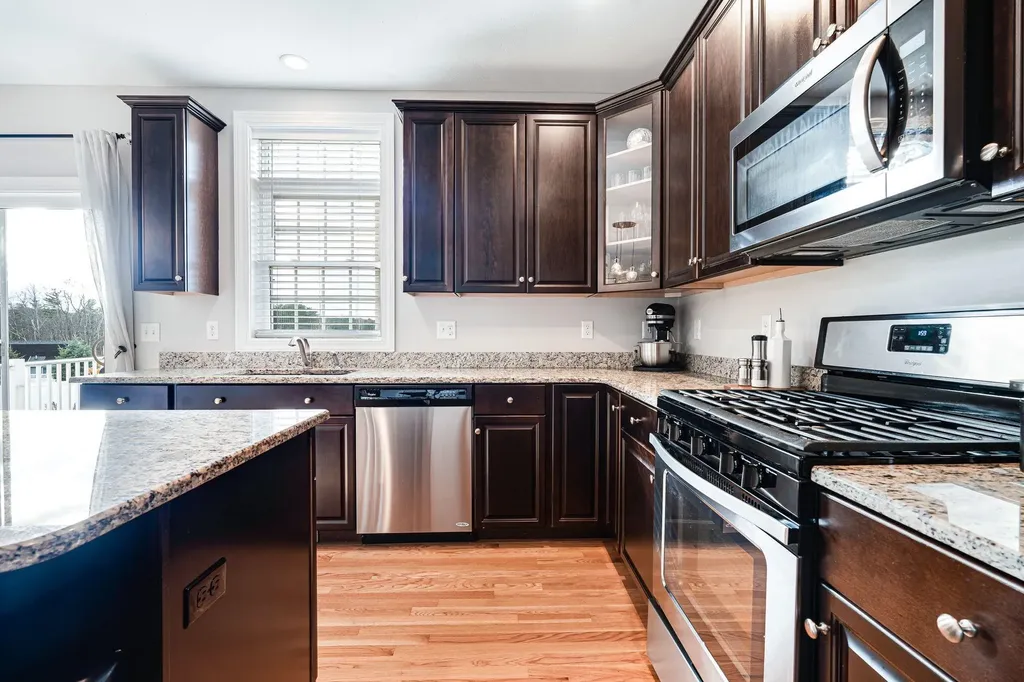45 Hunter Mill Way Londonderry NH 03053