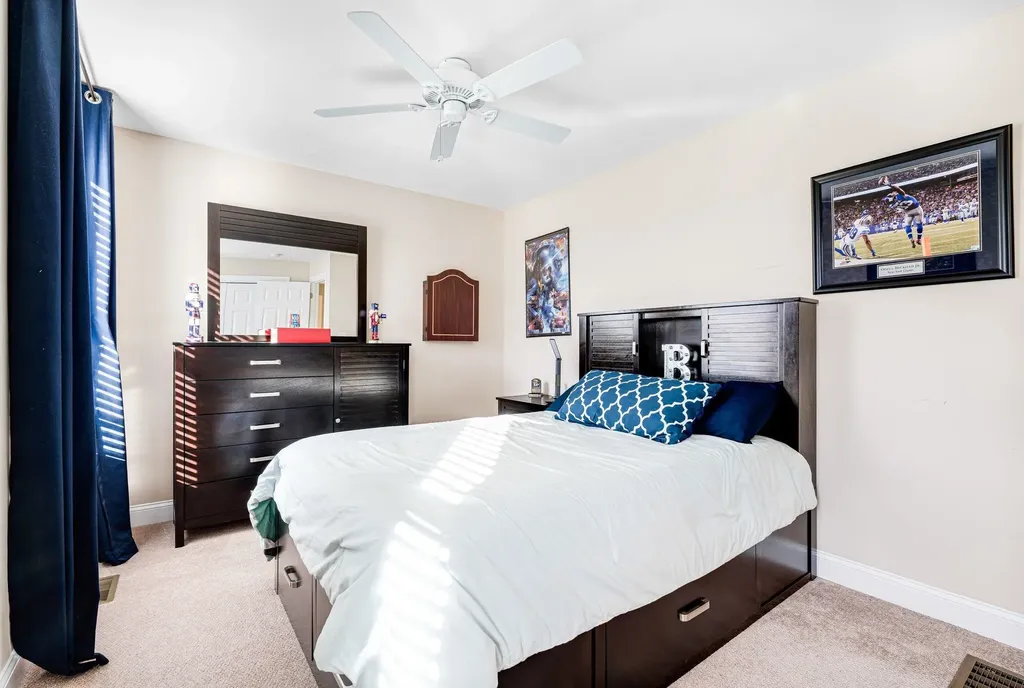 45 Hunter Mill Way Londonderry NH 03053