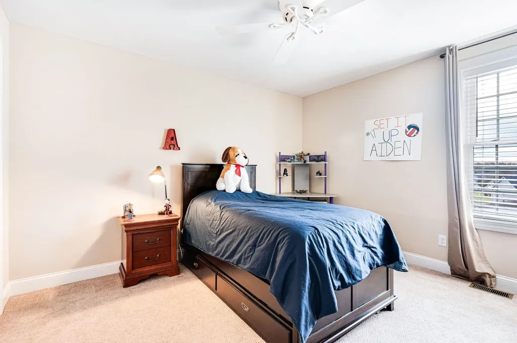 45 Hunter Mill Way Londonderry NH 03053
