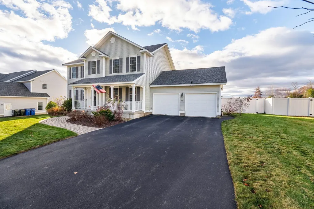 45 Hunter Mill Way Londonderry NH 03053