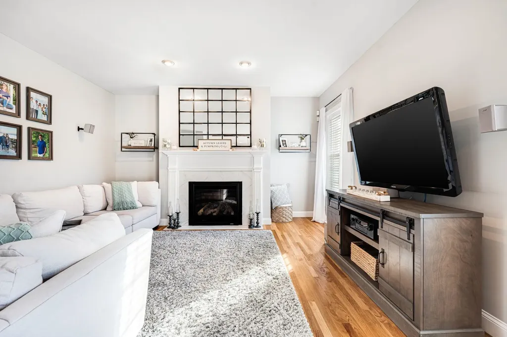 45 Hunter Mill Way Londonderry NH 03053