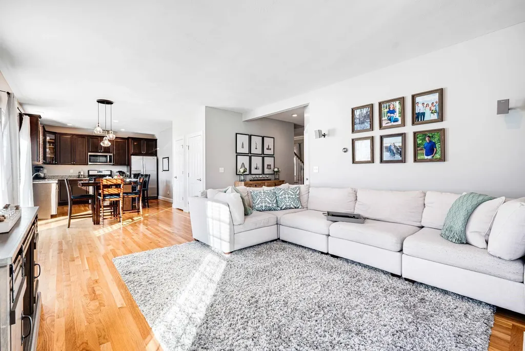 45 Hunter Mill Way Londonderry NH 03053