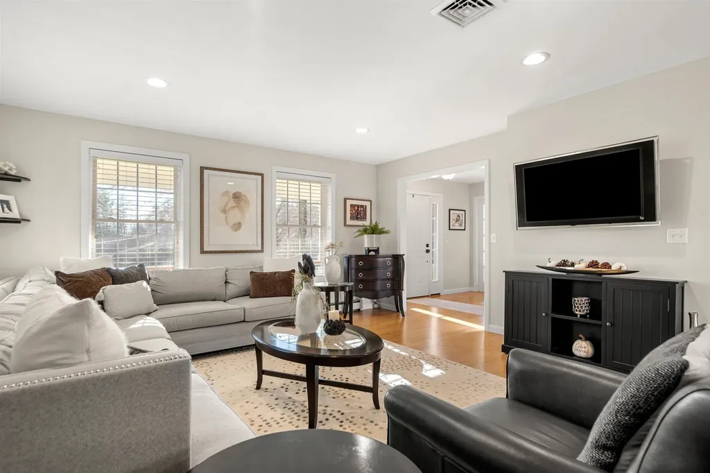 20 Corliss Drive Weare NH 03281-5419