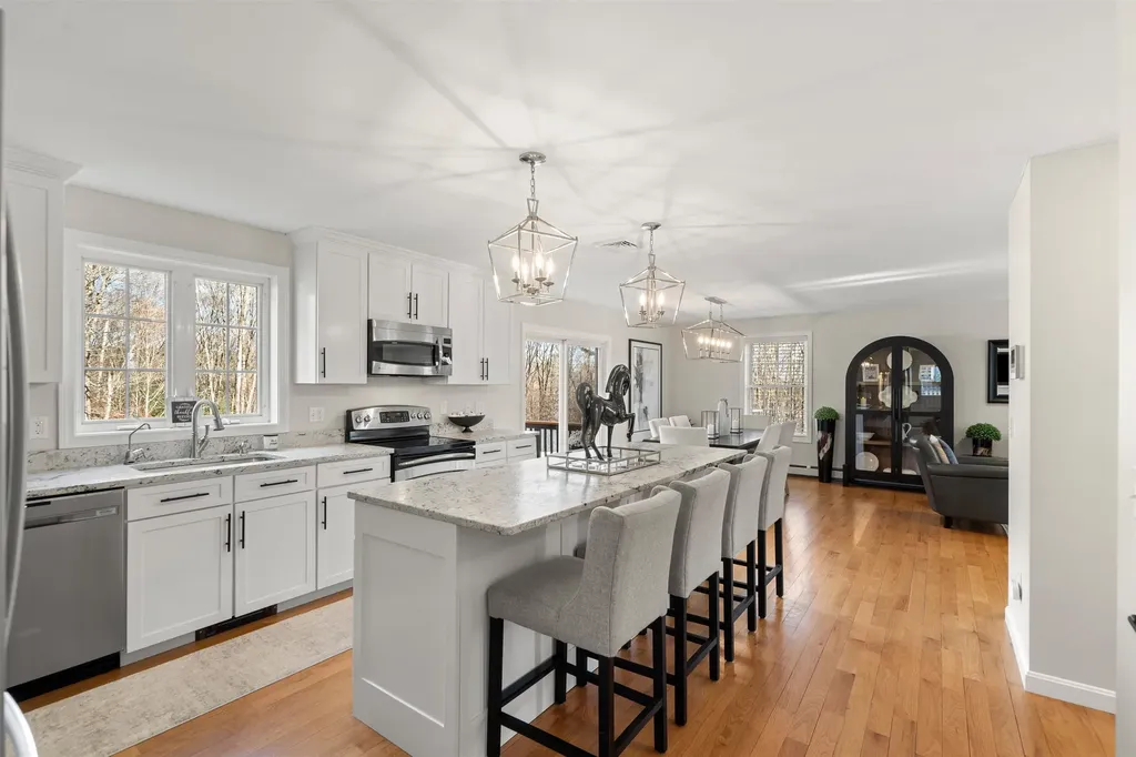 20 Corliss Drive Weare NH 03281-5419
