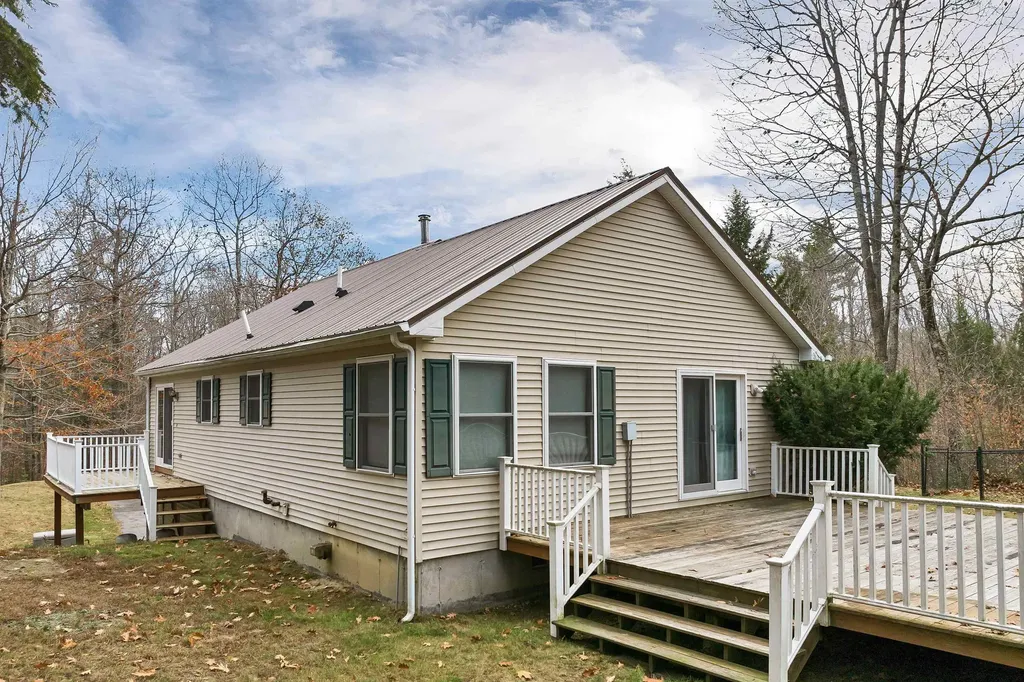 1213 Meaderboro Road Farmington NH 03835