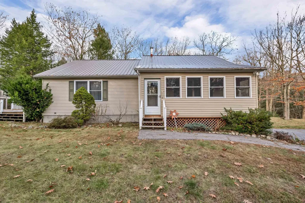 1213 Meaderboro Road Farmington NH 03835