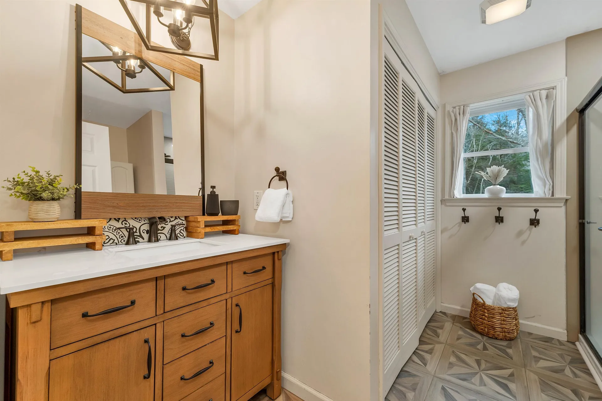 1213 Meaderboro Road Farmington NH 03835