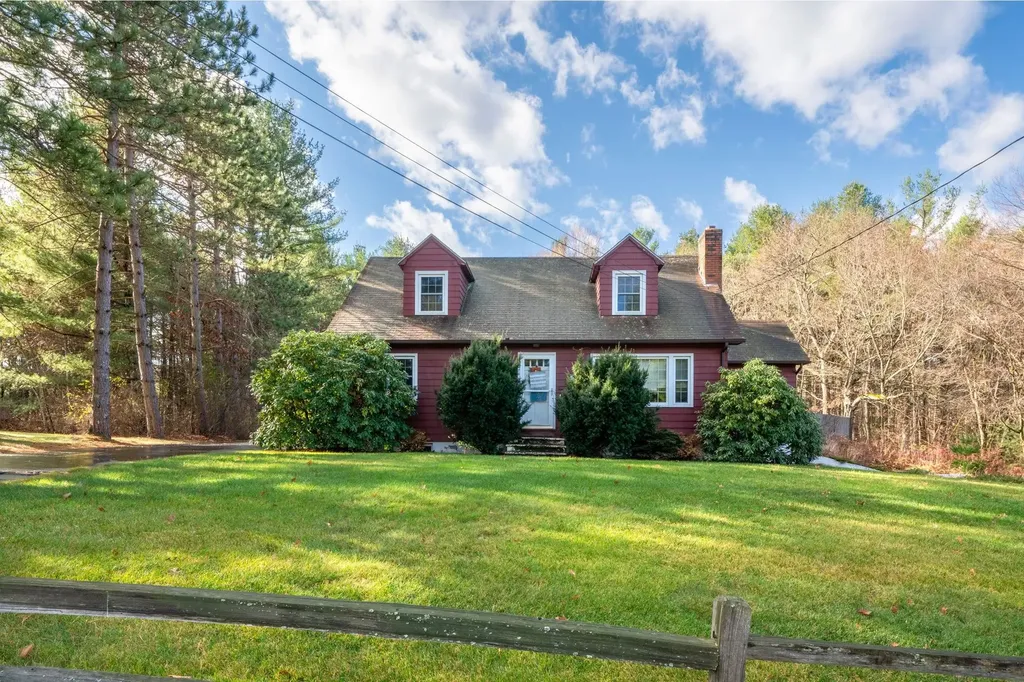 10 Horseshoe Lane Londonderry NH 03053