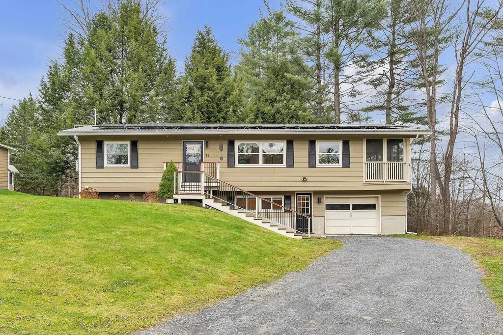 11 Robinhood Circle Montpelier VT 05602