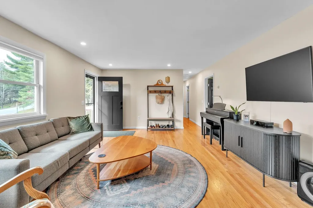 11 Robinhood Circle Montpelier VT 05602