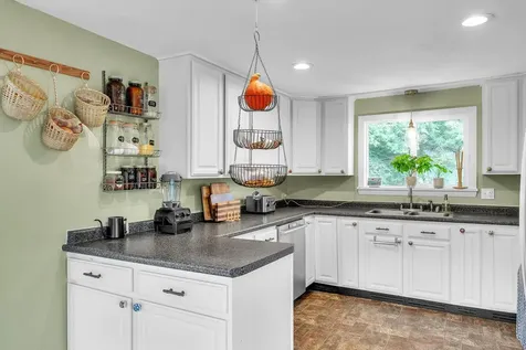 11 Robinhood Circle Montpelier VT 05602