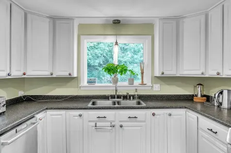 11 Robinhood Circle Montpelier VT 05602