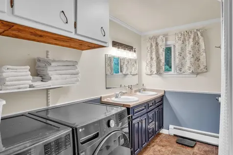 11 Robinhood Circle Montpelier VT 05602