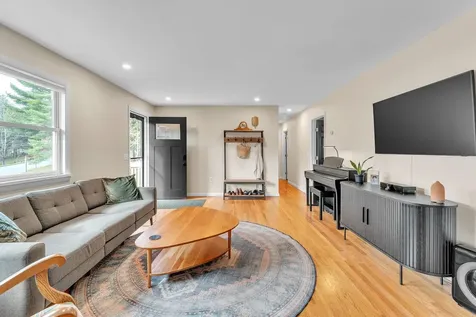 11 Robinhood Circle Montpelier VT 05602