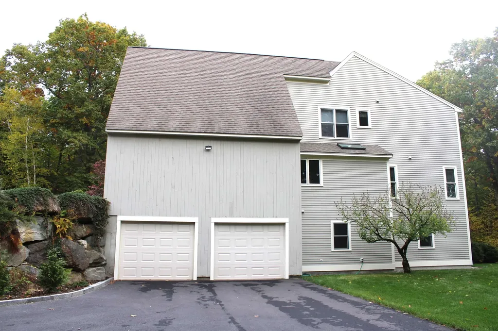 86 North Street Amherst NH 03031