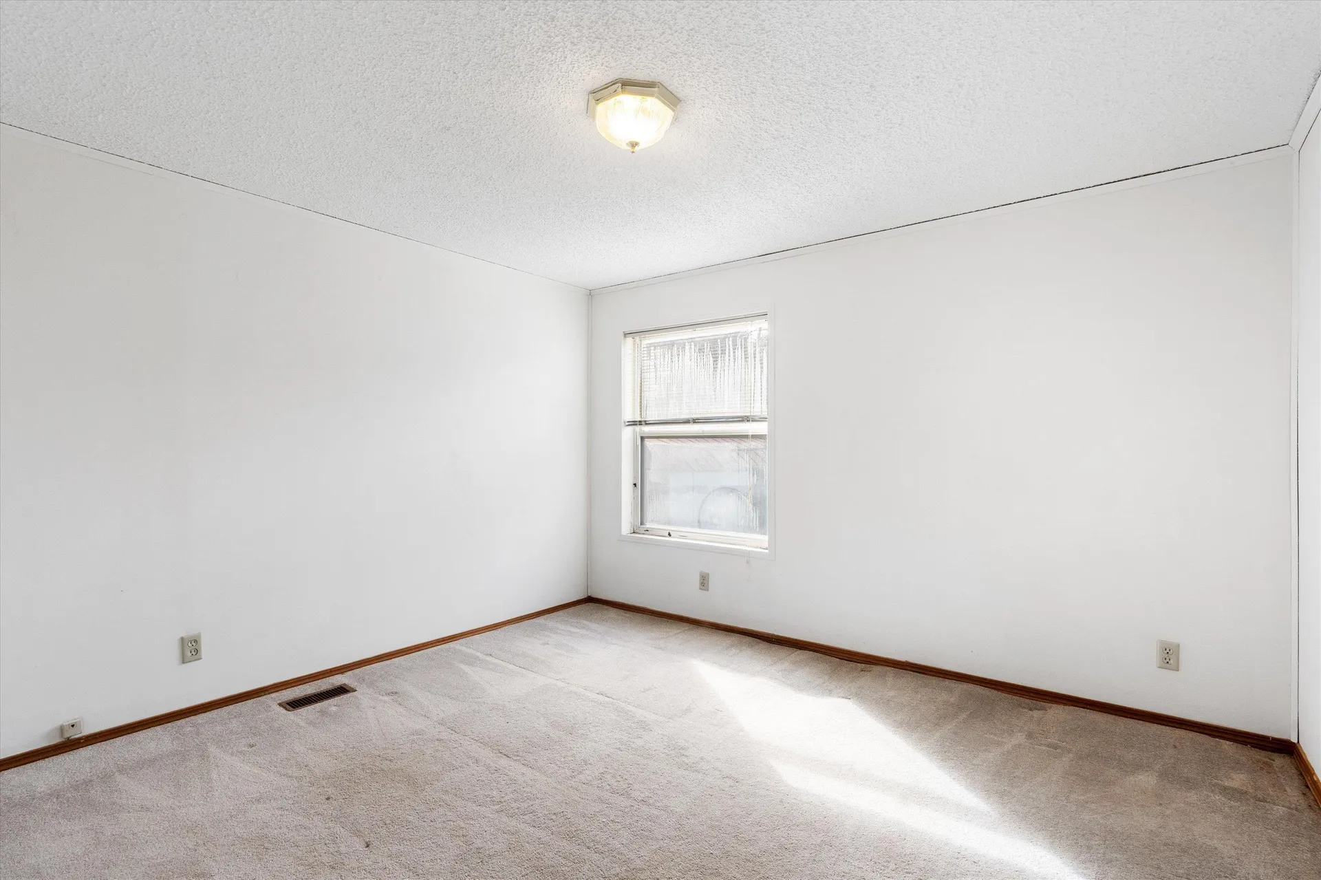 1 Longwood Lane Merrimack NH 03054